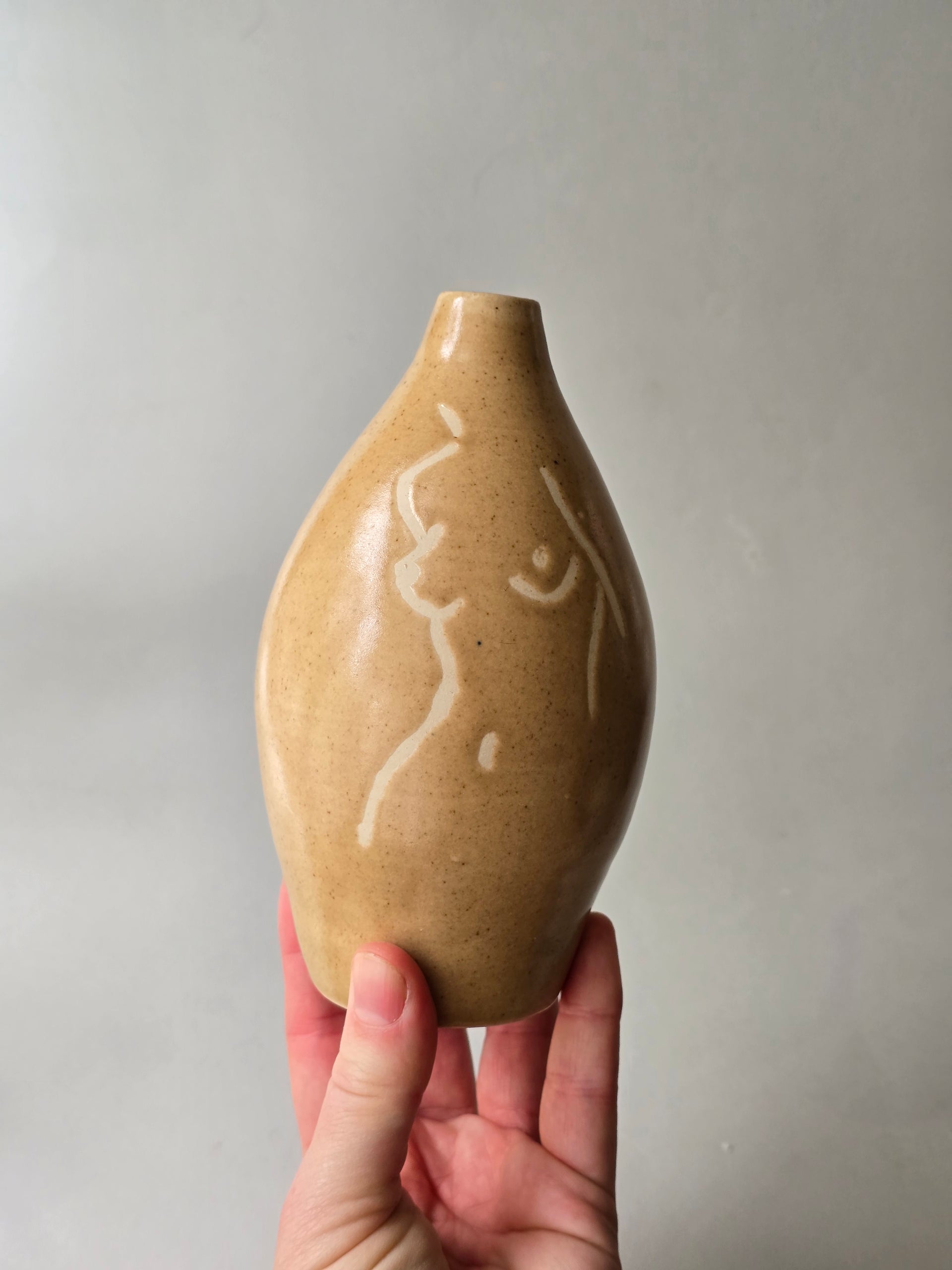 Body Lines Vase