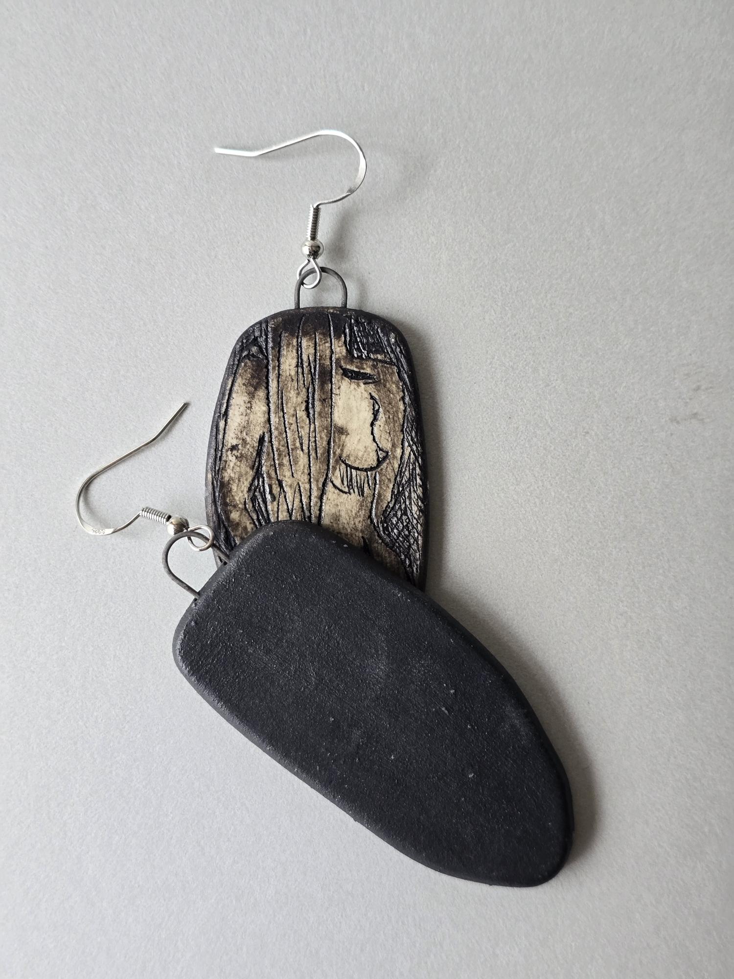 Eva's Poise in Midnight