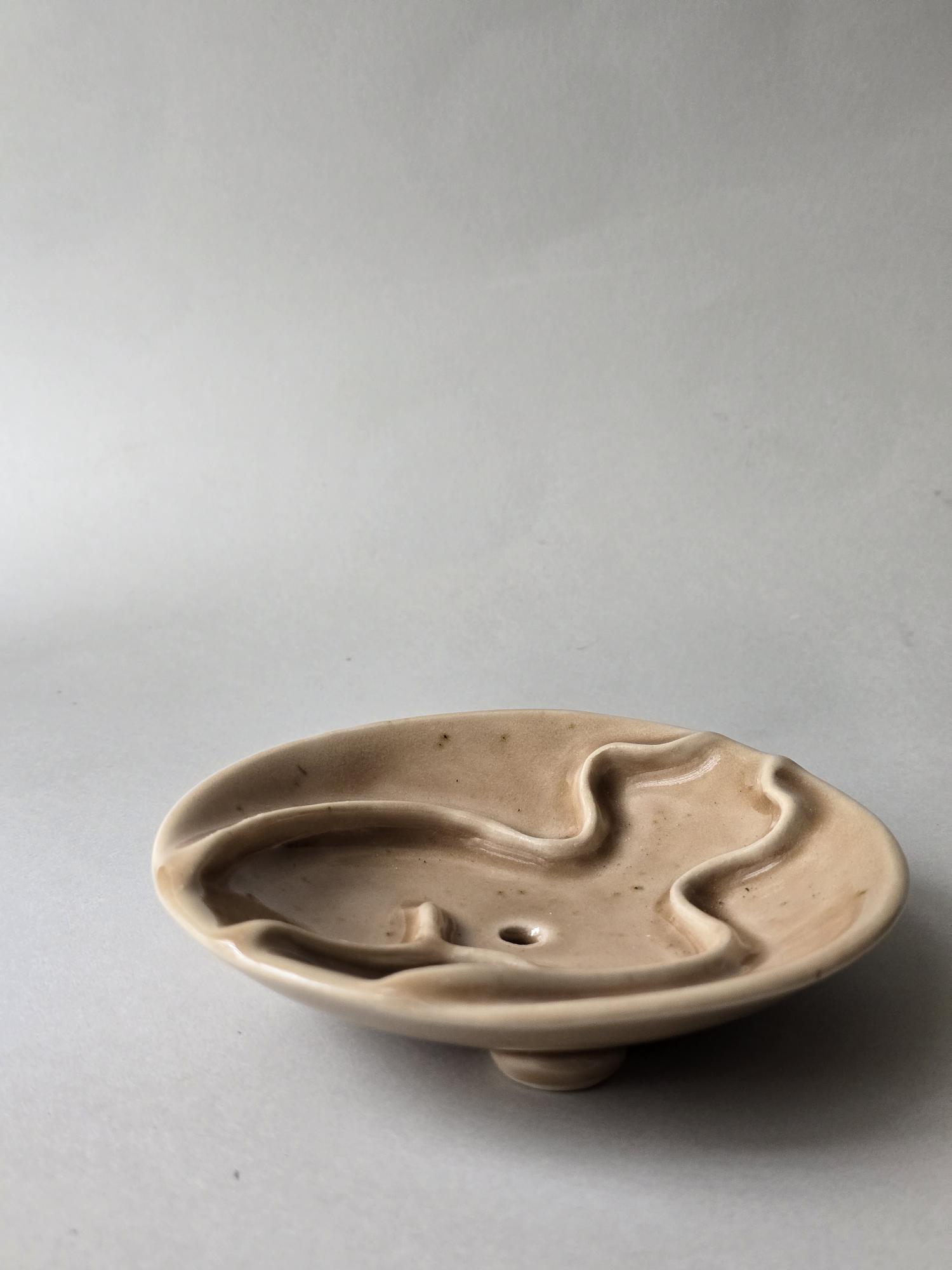 The Sculpted Soap Dish in Honey